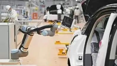 一汽紅旗繁榮工廠(chǎng) 搶占新能源汽車(chē)行業(yè)制高點(diǎn),爭(zhēng)當(dāng)紅旗高品質(zhì)產(chǎn)品智造者